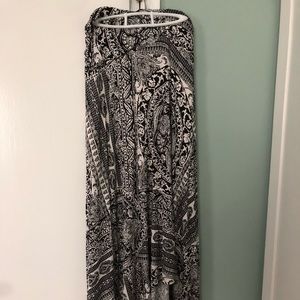 Anthropologie black and white print maxi skirt SzM
